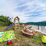 بيت للعطل Beautiful Home In Dancanje