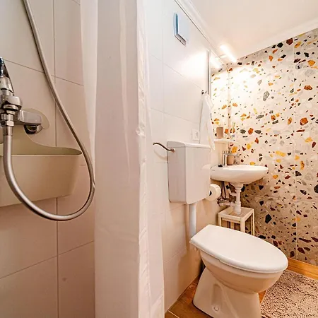 Holiday home Lovely In Dancanje